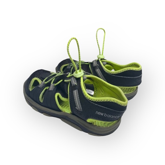 New Balance 𓆉 Adirondack Outdoor Adventure Sandal 𓆉 Black Neon Green 𓆉 Kids 2 - Picture 7 of 16